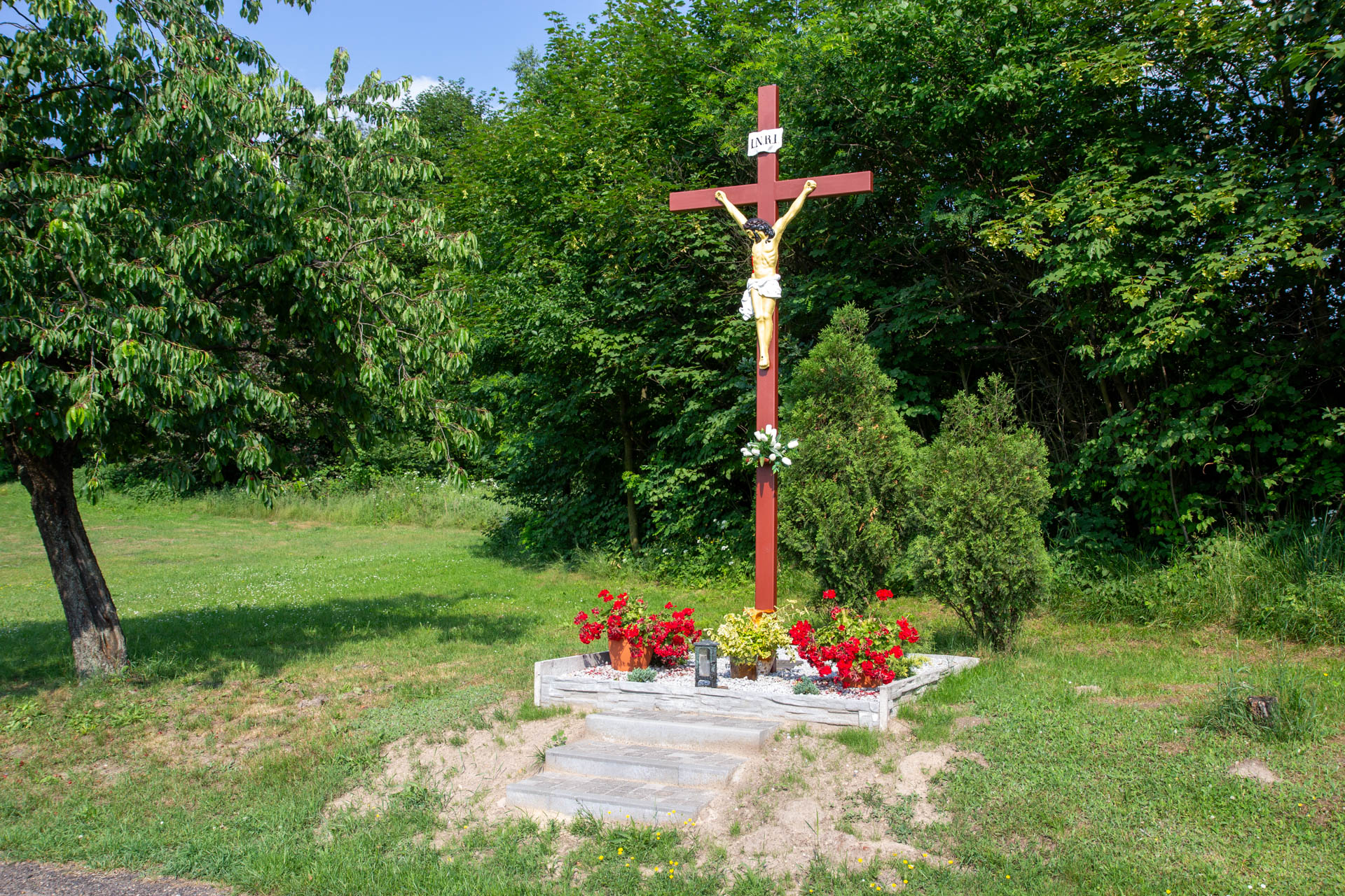 Balcarzowice – krzyż przy drodze do Nogowczyc