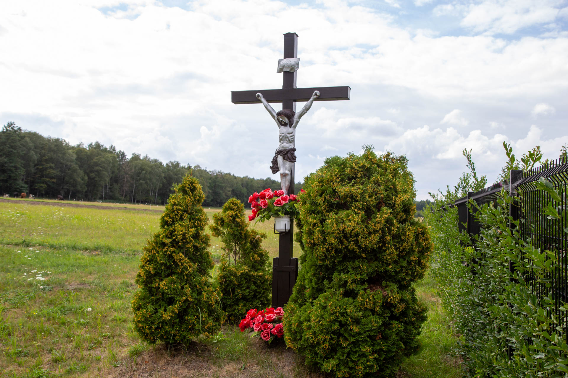 Staniszcze Wielkie – krzyż przy ulicy Żeromskiego