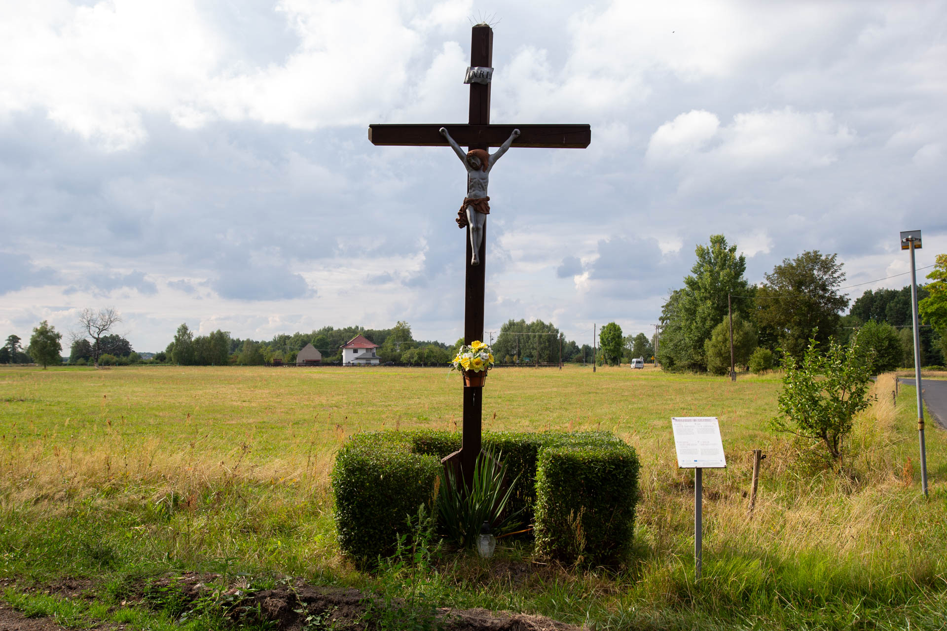 Staniszcze Wielkie – krzyż przy ulicy Sobieskiego