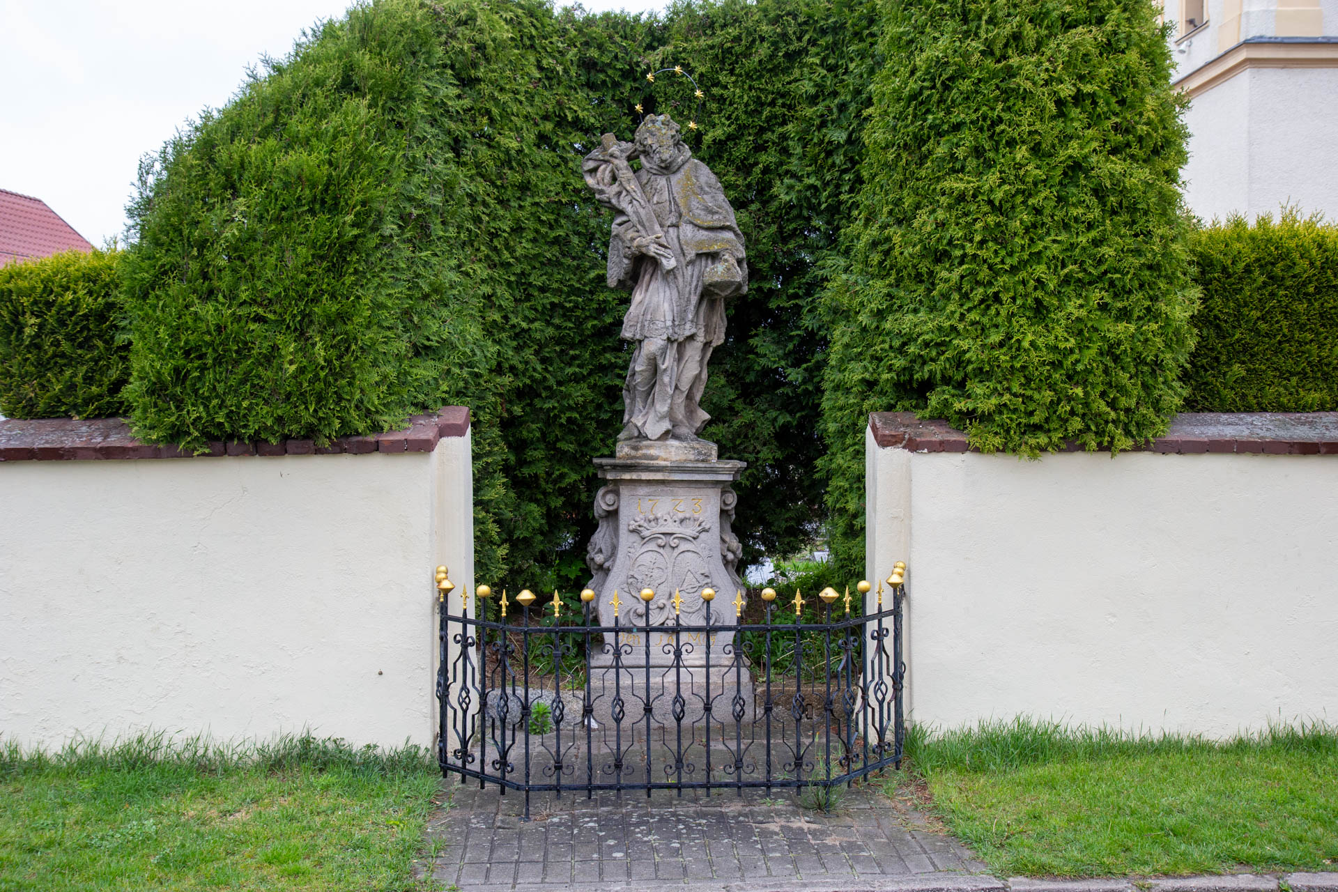 Izbicko – figura Jana Nepomucena