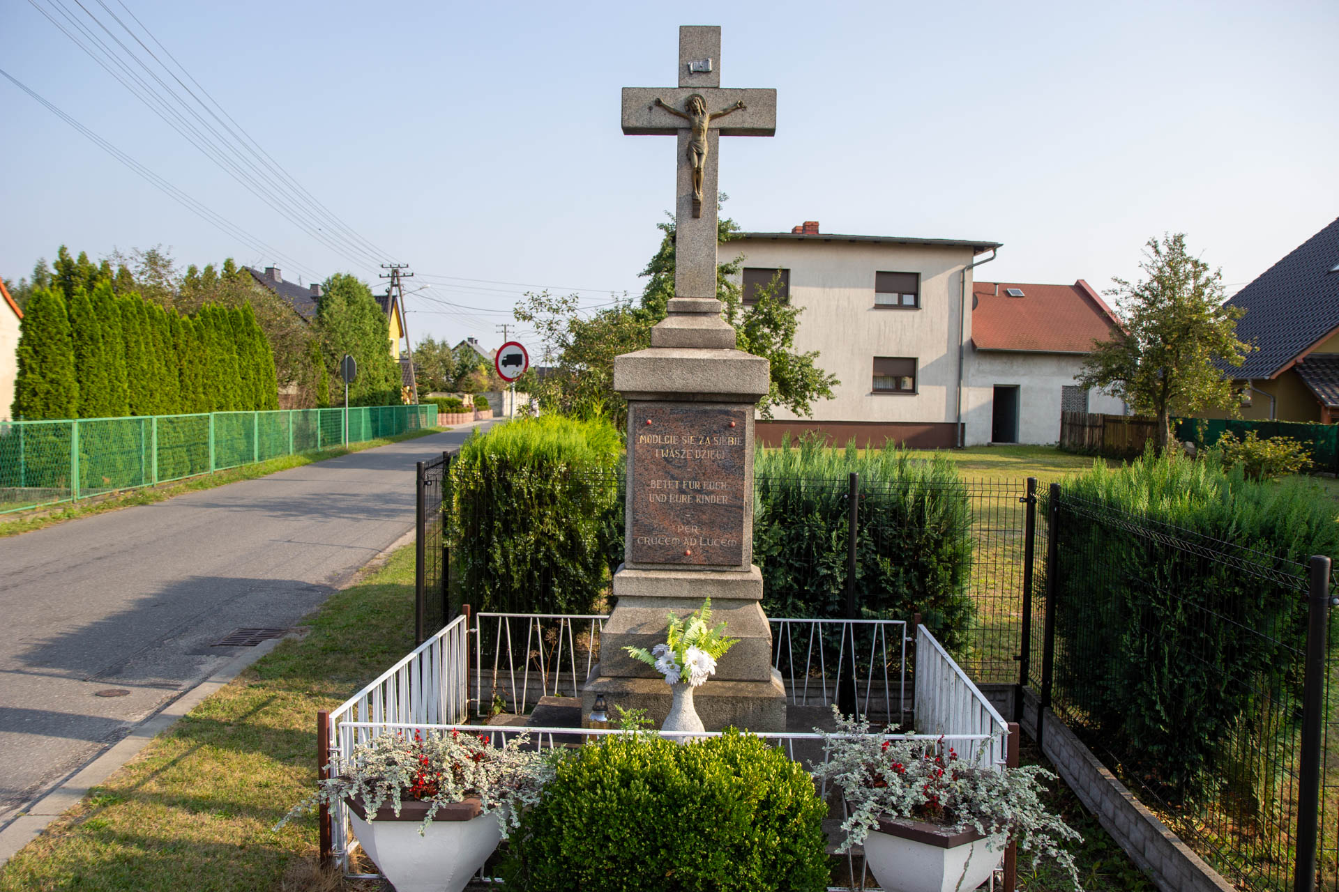 Jemielnica – krzyż przy ulicy Strzeleckiej/1 Maja