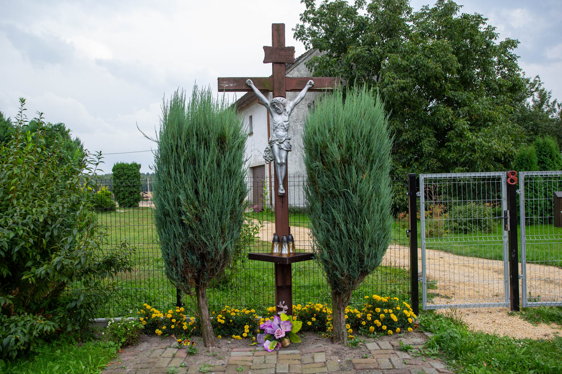 Wierchlesie – krzyż przy ulicy Polnej