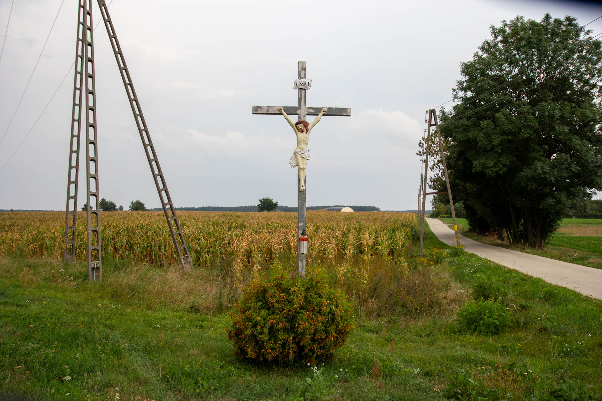 Jemielnica – krzyż przy ulicy Wiejskiej